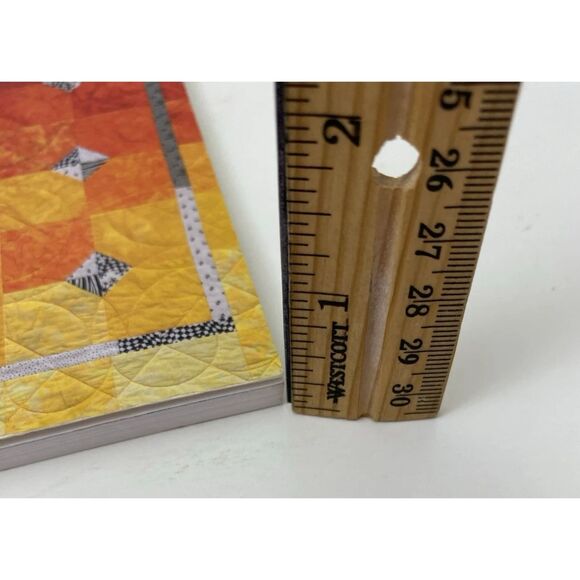 Quilting with Fat Quarters : 17 New Patterns from the Staff at That Patchwork... - Picture 11 of 15